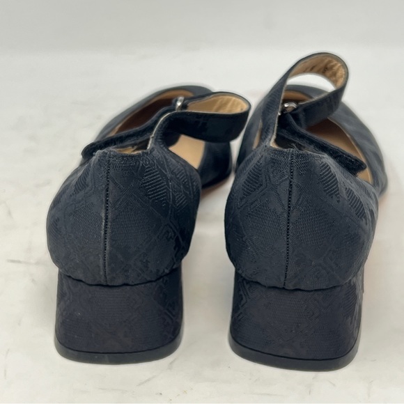 Ferragamo NWOT Vintage Black Textured Mary Jane Flats. - Picture 10 of 11